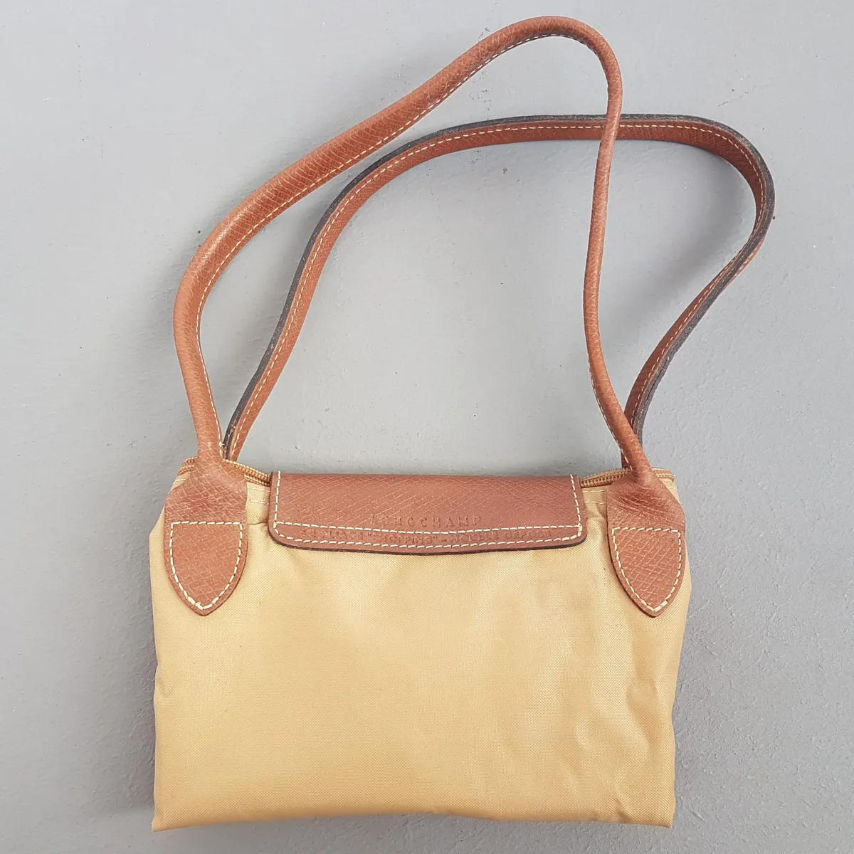 Longchamp Original LONG CHAMP Tote Bag, Beige Longchamp Le Pliage Nylon Handbag, Shoulder Straps, Snap-Flap Closure, Cosmopolitan, Haute Couture, Luxury Handbag, Urban Style, Pop Culture, Sophistication, Streetwise, Your Everyday Bag - Photo 4