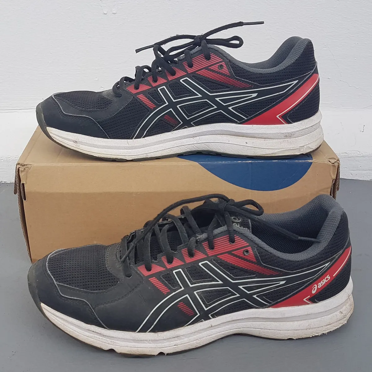Original ASICS GEL-JOLT Running Shoes, JAPAN, Classic Black & Red Model, US 10.5, UK 9.5, EUR 44.5, CM 28.25, Cosmopolitan, Daily Sneakers, Sophistication, Streetwise, Urban Style, Pop Culture, Cult Street Fashion, Roadster, Everyday Shoes