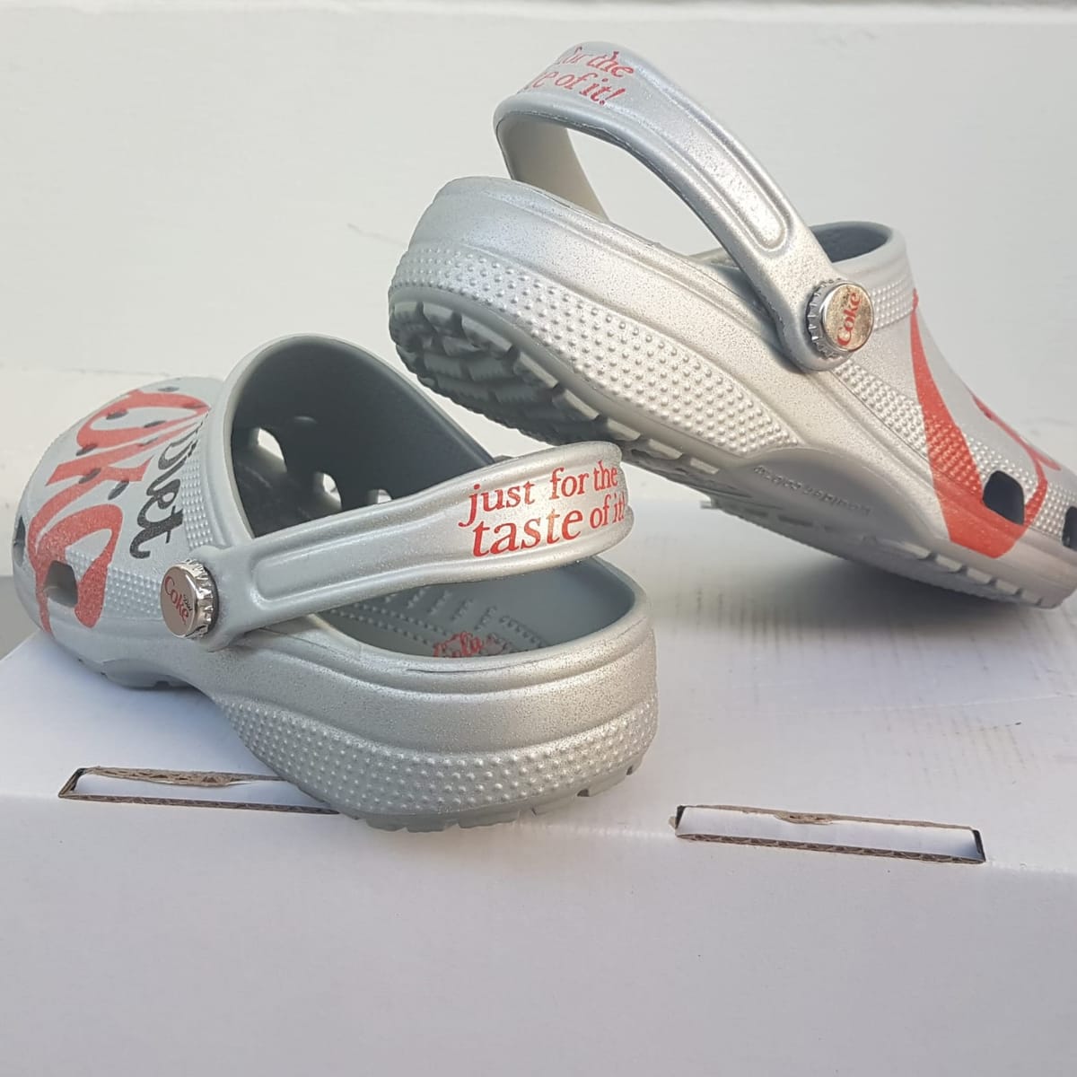 Original CROCS x Coca-Cola Clogs, Cosmopolitan, Limited Edition Model, Silver & Red, COKE Diet Bottle Cap, US 6 (M) 8 (F), Timeless Classic, Cult Street Fashion, Crocs Sandals, Slip-on, Flip-Flop, Slippers, 2026 Coca-Cola Company, Collectors, Hobbyists - Photo 10