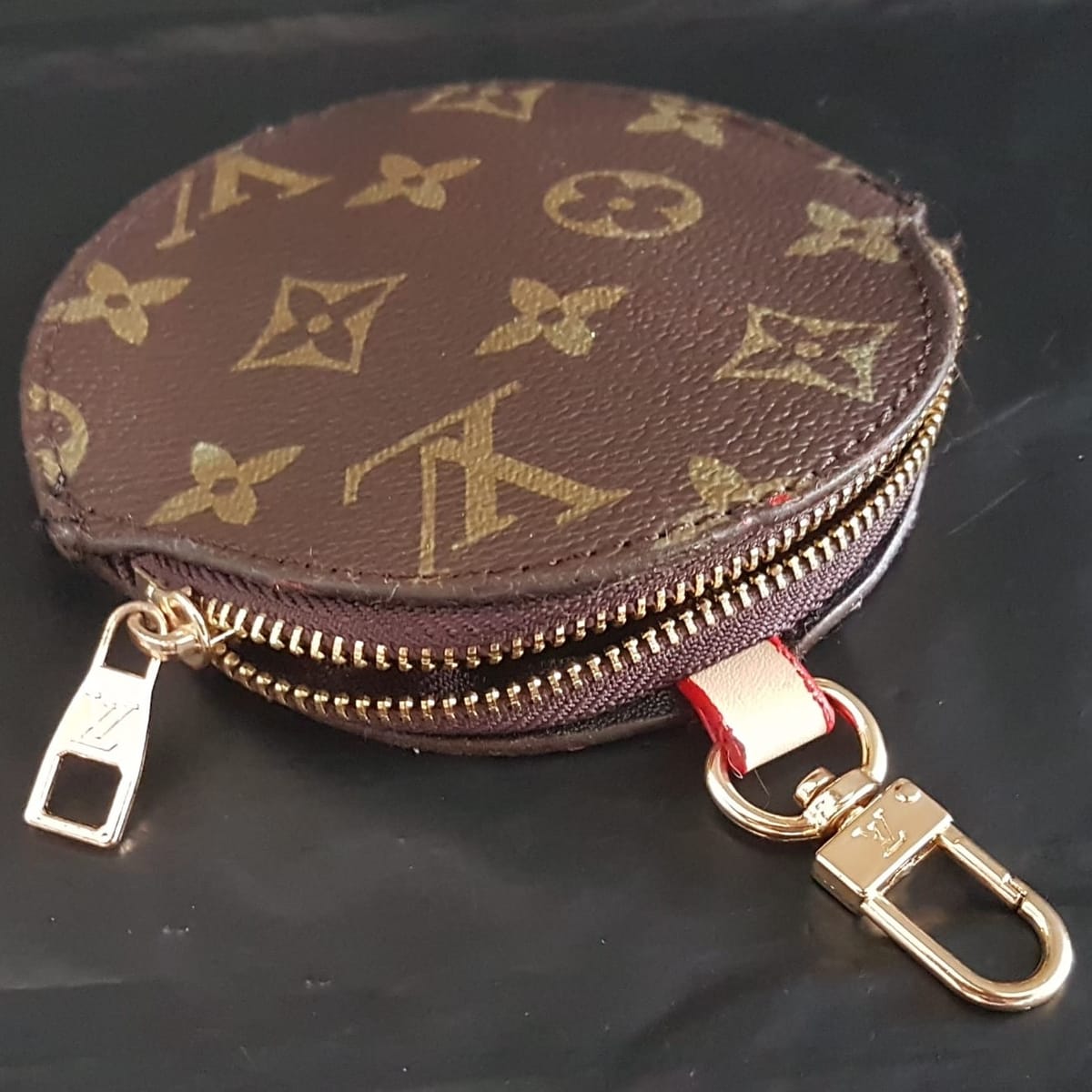 Louis Vuitton  Louis Vuitton Designer Pouch, Monogram, LV Motif, Cool Coin Purse, Cosmopolitan, Luxury Money Bag, Unique Customized Bag, Intricate Oval Shaped Design, Front Satchel, Wallet, Clutch, Sleek Model, Sophistication, Streetwise, Cult Street Fashion - Photo 6