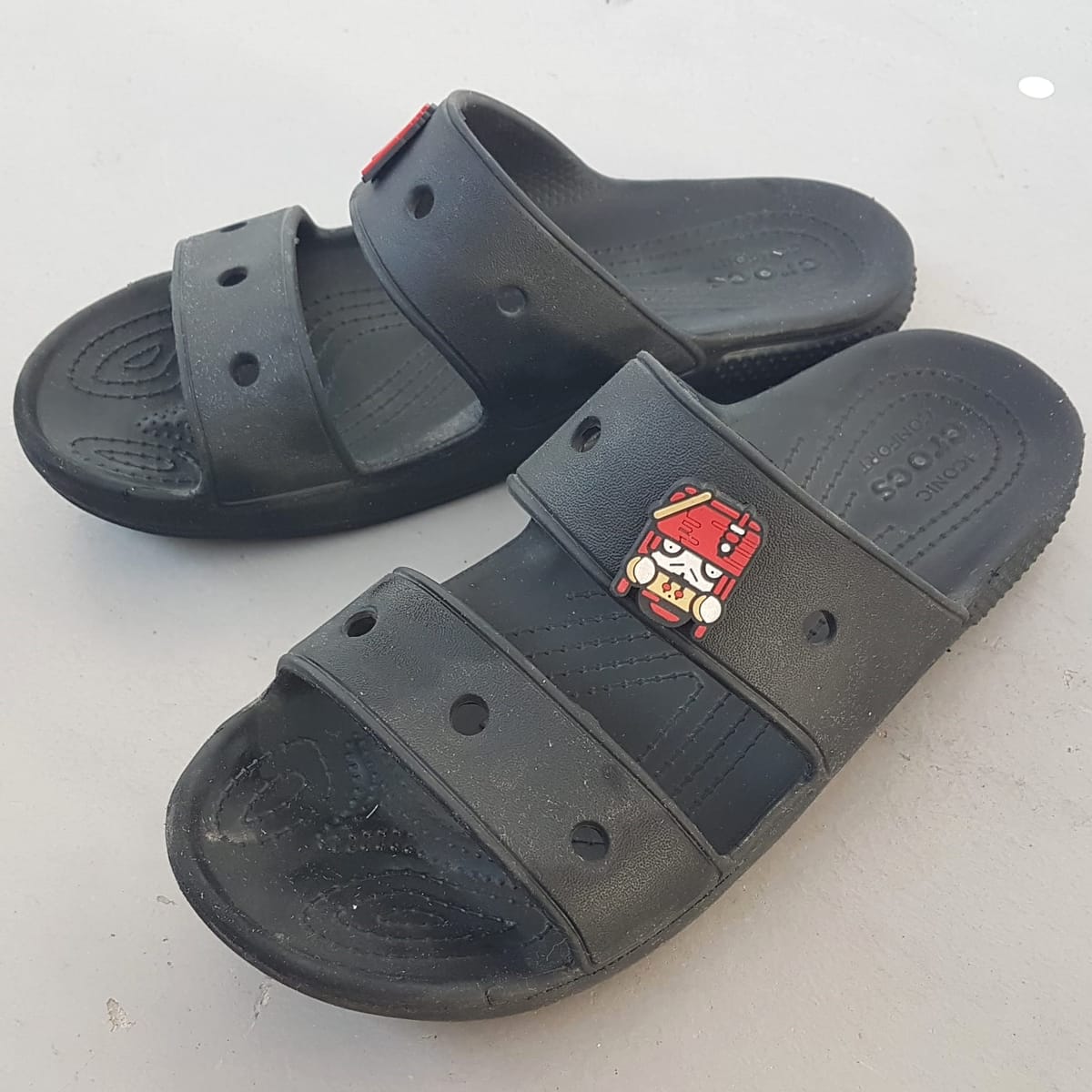 CROCS Original CROCS Clogs, Cosmopolitan Sandals, Size US 7 (M) 9 (F) on base, Cool Designer Shoes, Black Clog with 2 Jibbitz Charms, Timeless Appeal, Sleek Sliders, Slip-on, Fun Footwear, Cult Street Fashion, Urban Style, Sophistication, Streetwise, Pop Culture - Photo 7