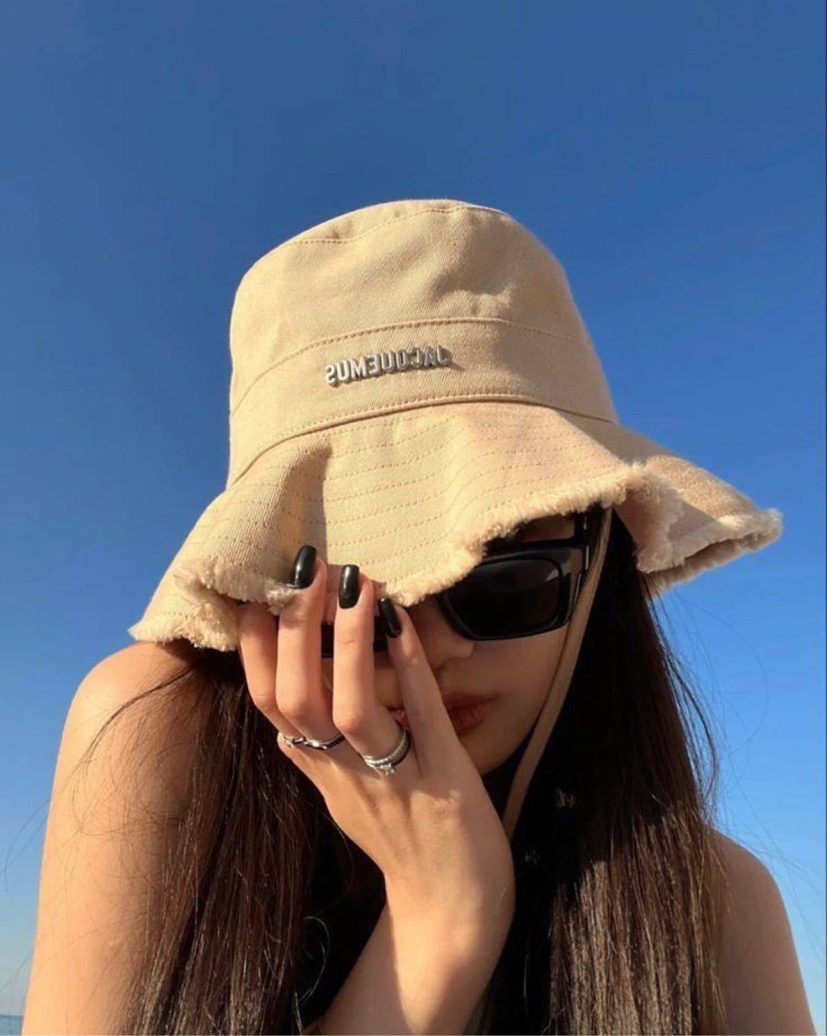 Jacquemus Jacquemus Beige Bucket Hat with Frayed Edges - Photo 2
