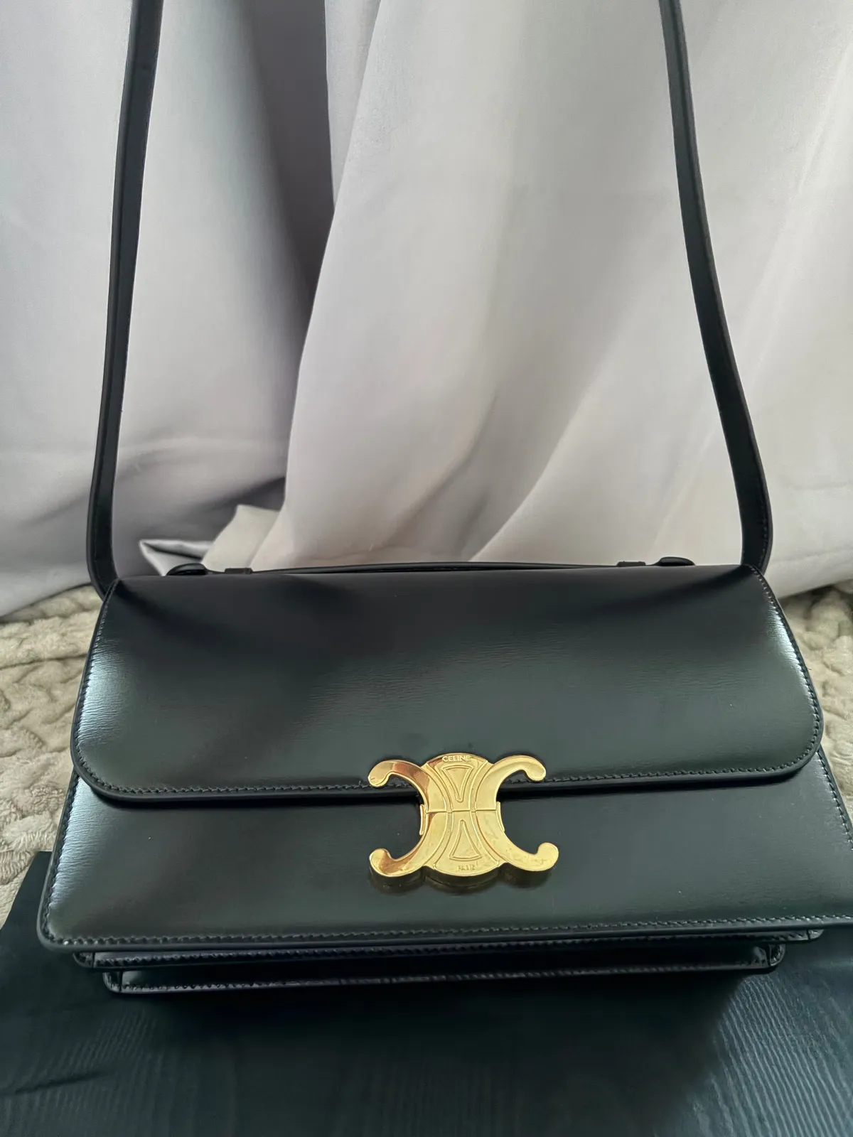 Celine NEGOTIABLE Celine Triomphe Shiny Black Calfskin Folio - Photo 2