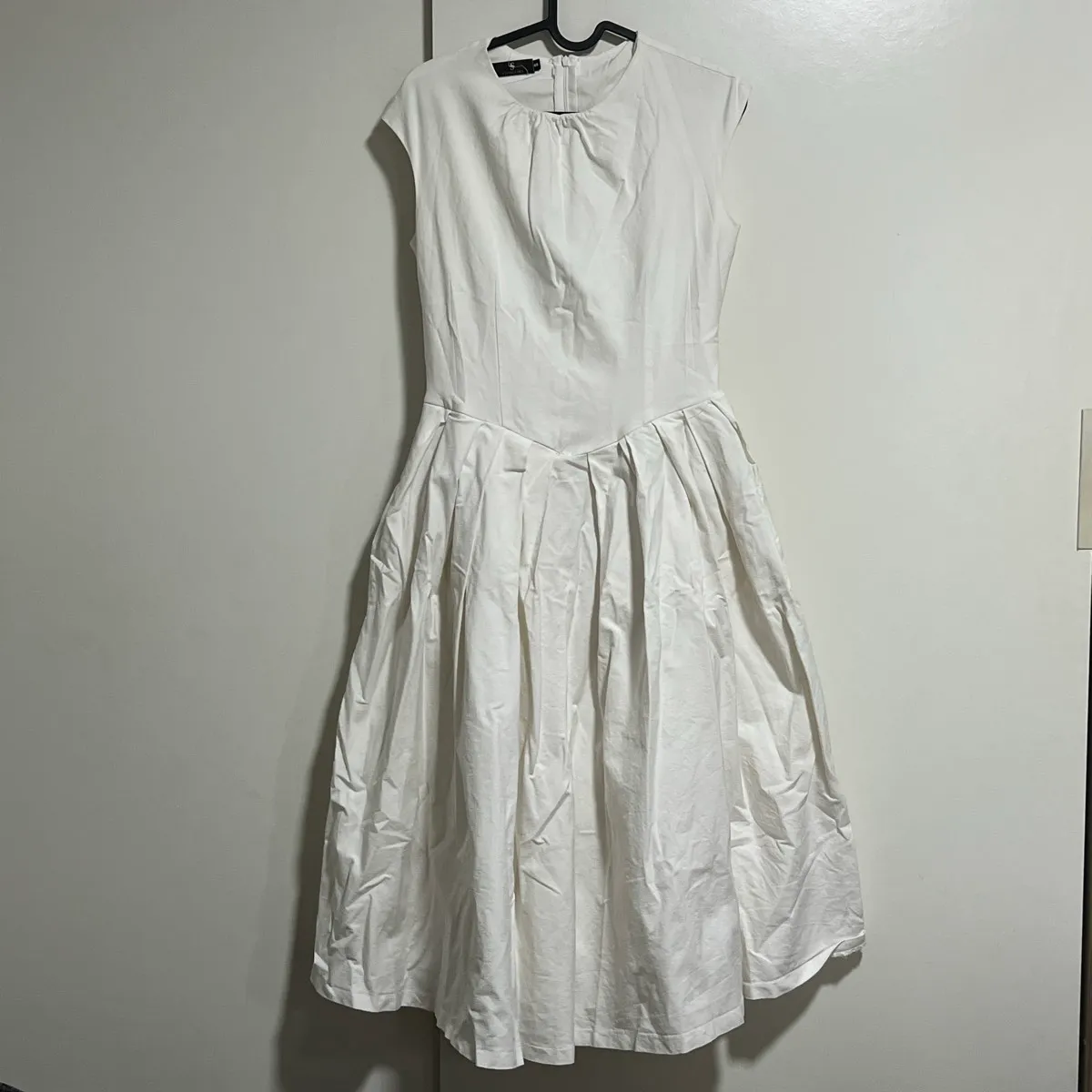 Princess Cut Dress - Photo 2