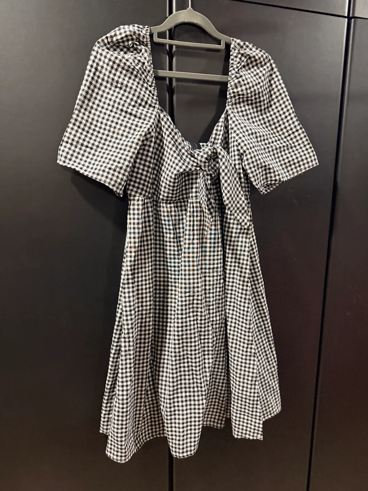 Chic Gingham Puff-Sleeve Dress