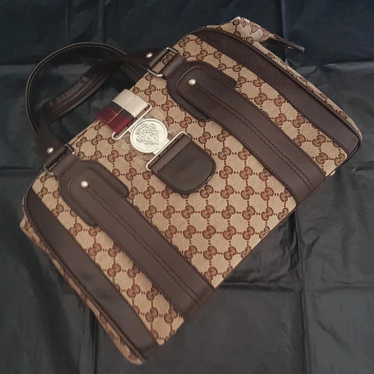 Gucci Retro GUCCI Tote Bag, ITALY, Gucci GG Monogram, Brown & Beige, Distinctive Gucci Crest Enclosure, Cosmopolitan, Duffle, Boston Bag, Luxury Living, Everyday Handbag, Urban Style, Sophistication, Timeless Appeal, Cult Street Fashion - Photo 6