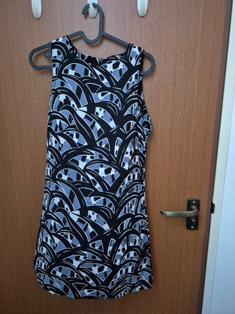 Glamorous Chic XS Glamorous Sleeveless Dress – Perfect for Day or Night - Photo 3