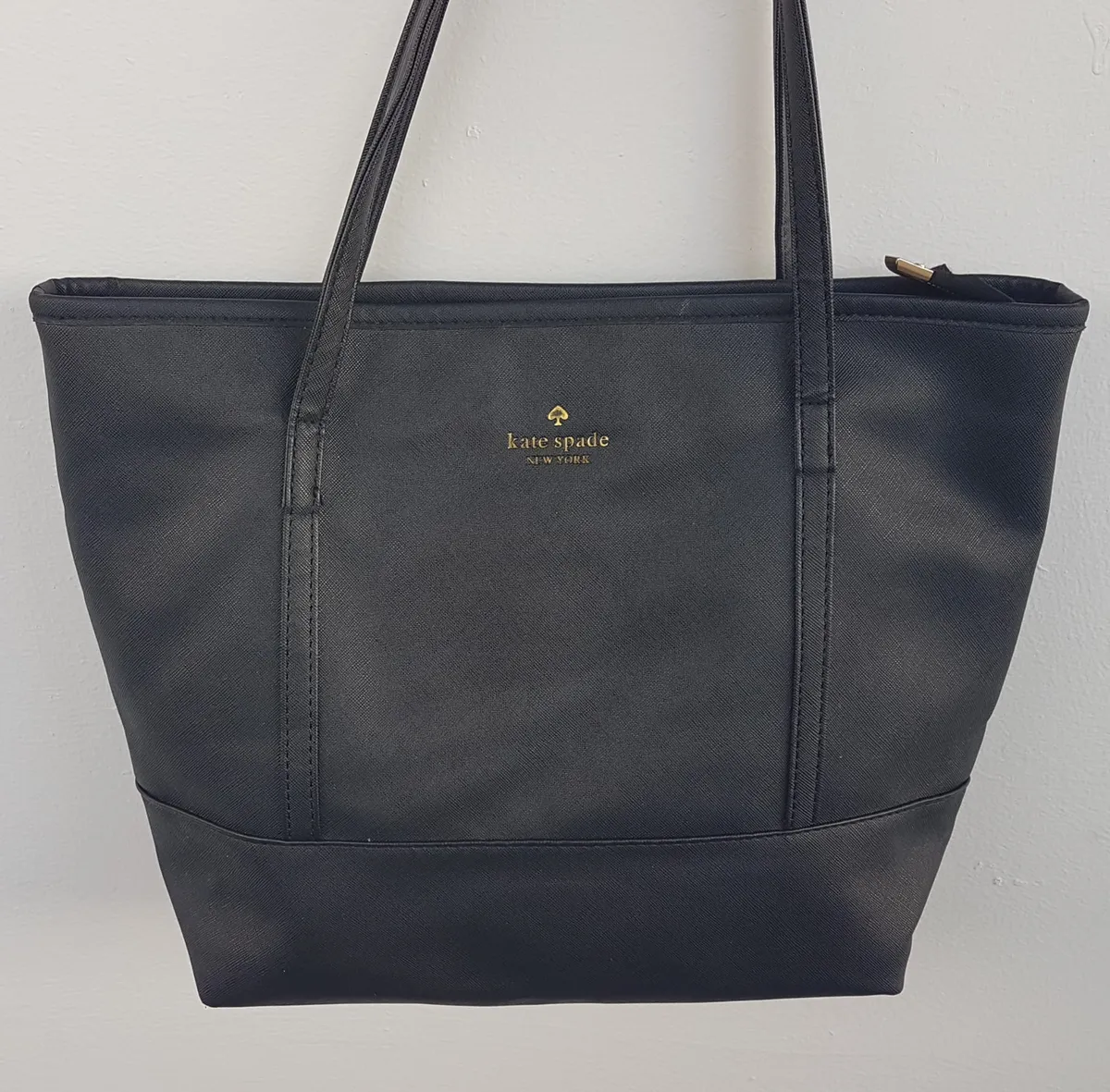 Kate Spade Kate Spade Tote Bag, New York, Cool Handbag, Luxury Living, Shoulder Sling, Cosmopolitan, Duffel, Spacious Carrier, Urban Style, Haute Couture, Chic Designer Hand Carry, Pop Culture, Sophistication, Streetwise, Everyday Bag, Cult Street Fashion - Photo 2