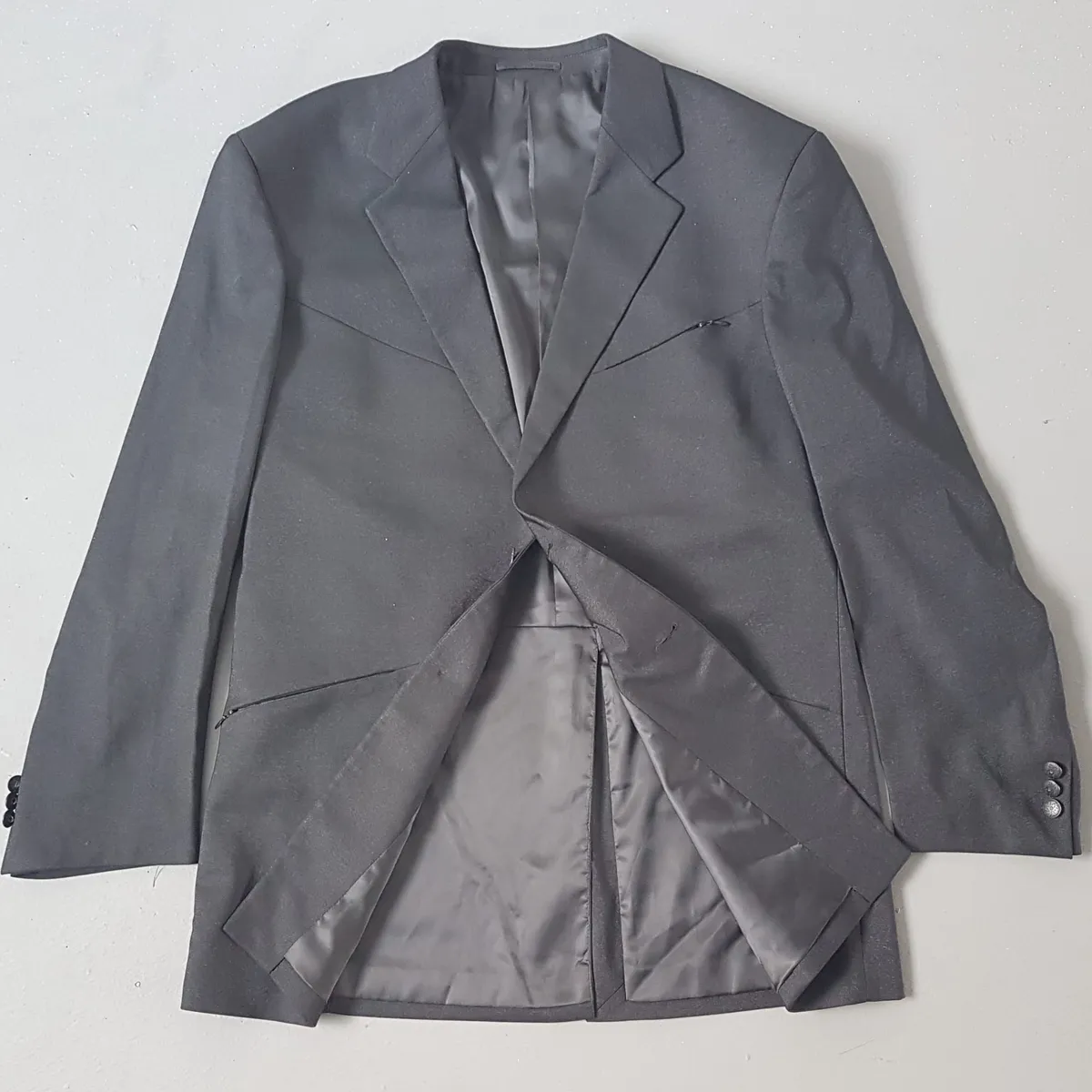 PONDIE PONDIE Men’s Collection, ITALIAN Black Tuxedo, Single Breasted Suits, Distinctive Western Styled Yokes, Angled Zippered Pockets, Classic Coat, Padded Shoulder, Two Front Buttons Blazer, LARGE Topcoat, Overcoat, Smart Office, Formal, Business Wear - Photo 2