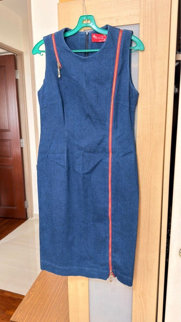 Chic Denim Zipper Dress