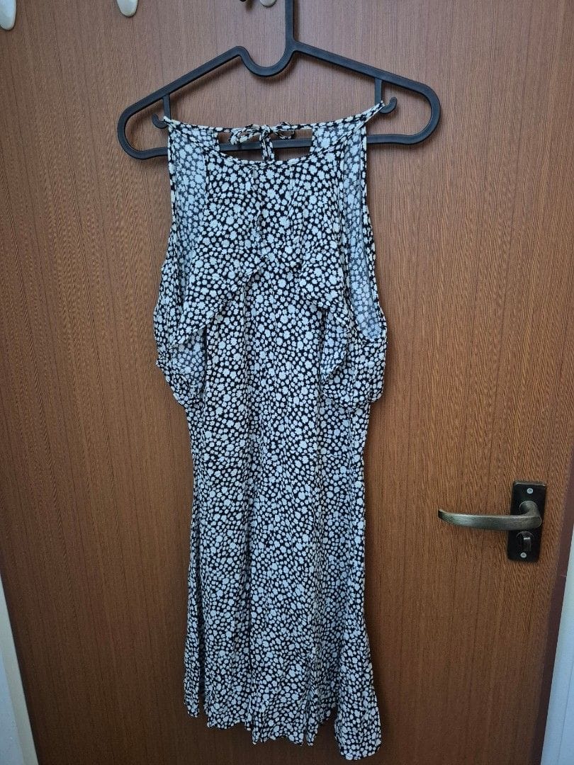 Zara XS Floral Halter Dress - Sweet & Chic