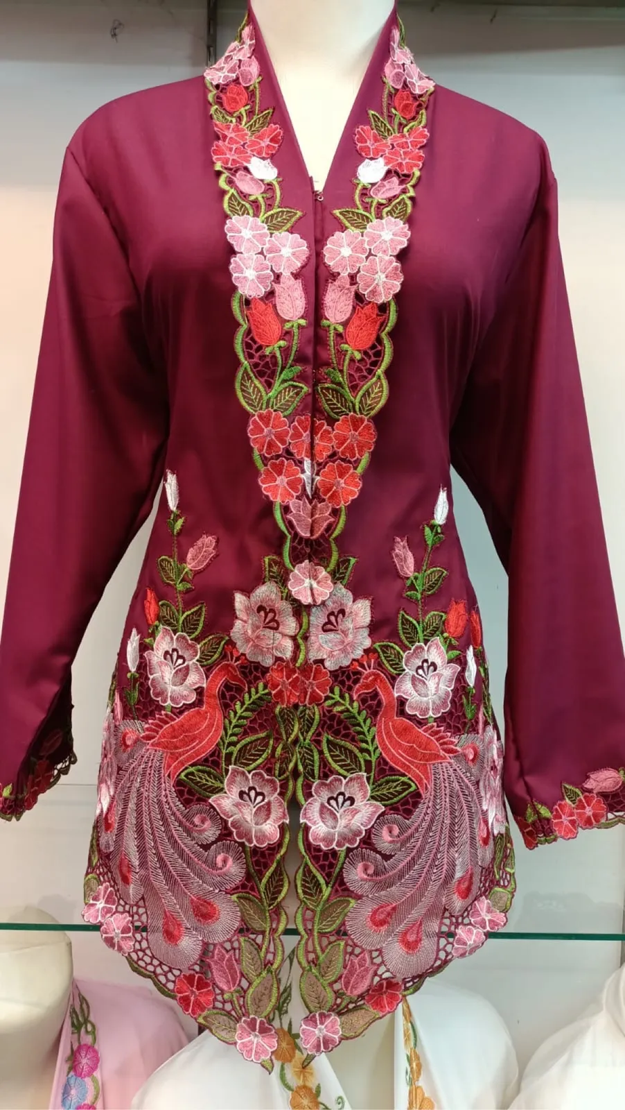 Kebaya Embroidered Peacock - Photo 6