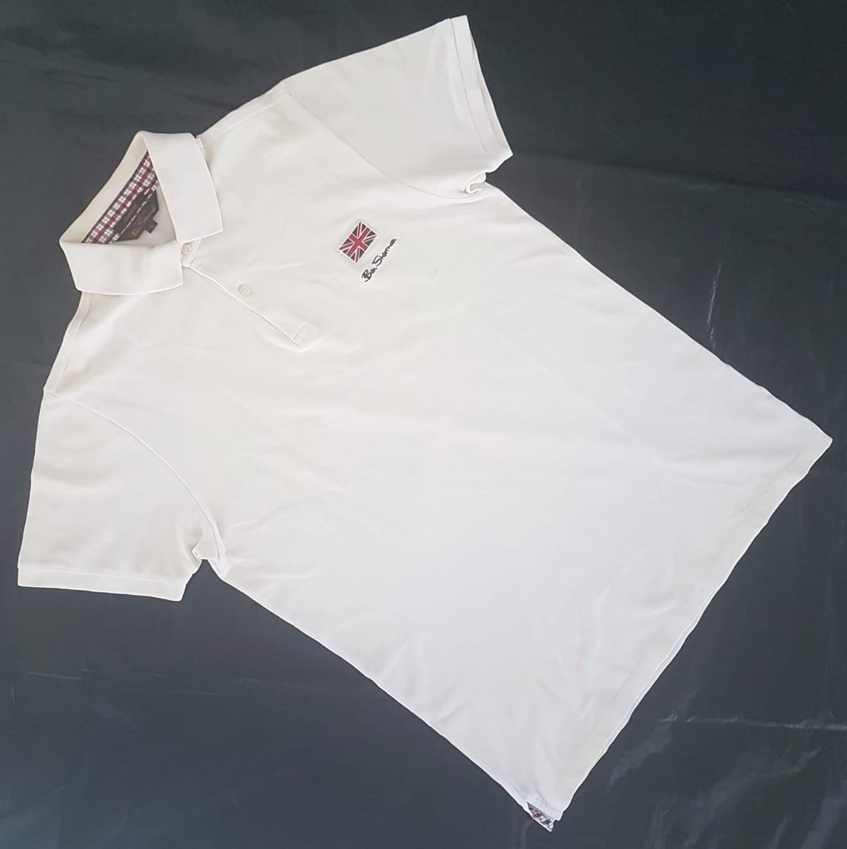 Ben Sherman Original BEN SHERMAN Polo Shirt, Cool WHITE Top, Signature Model, Cosmopolitan, Sleek 2 Buttons Shirt, UK Union Jack Flag, English Classic, Luxury Lifestyle, Urban Living, Streetwise, Sophistication, Timeless Appeal, Pop Culture, Cult Street Fashion - Photo 5