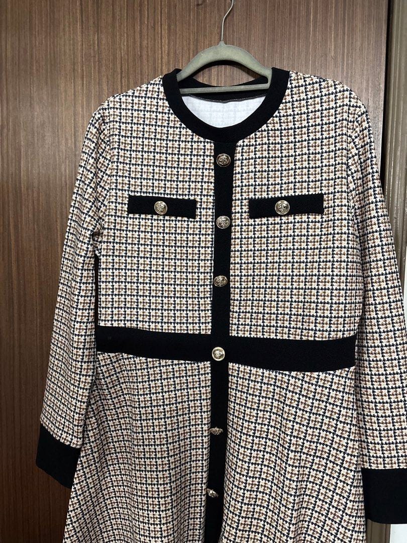 Chic Houndstooth Button-Front Dress - Photo 4