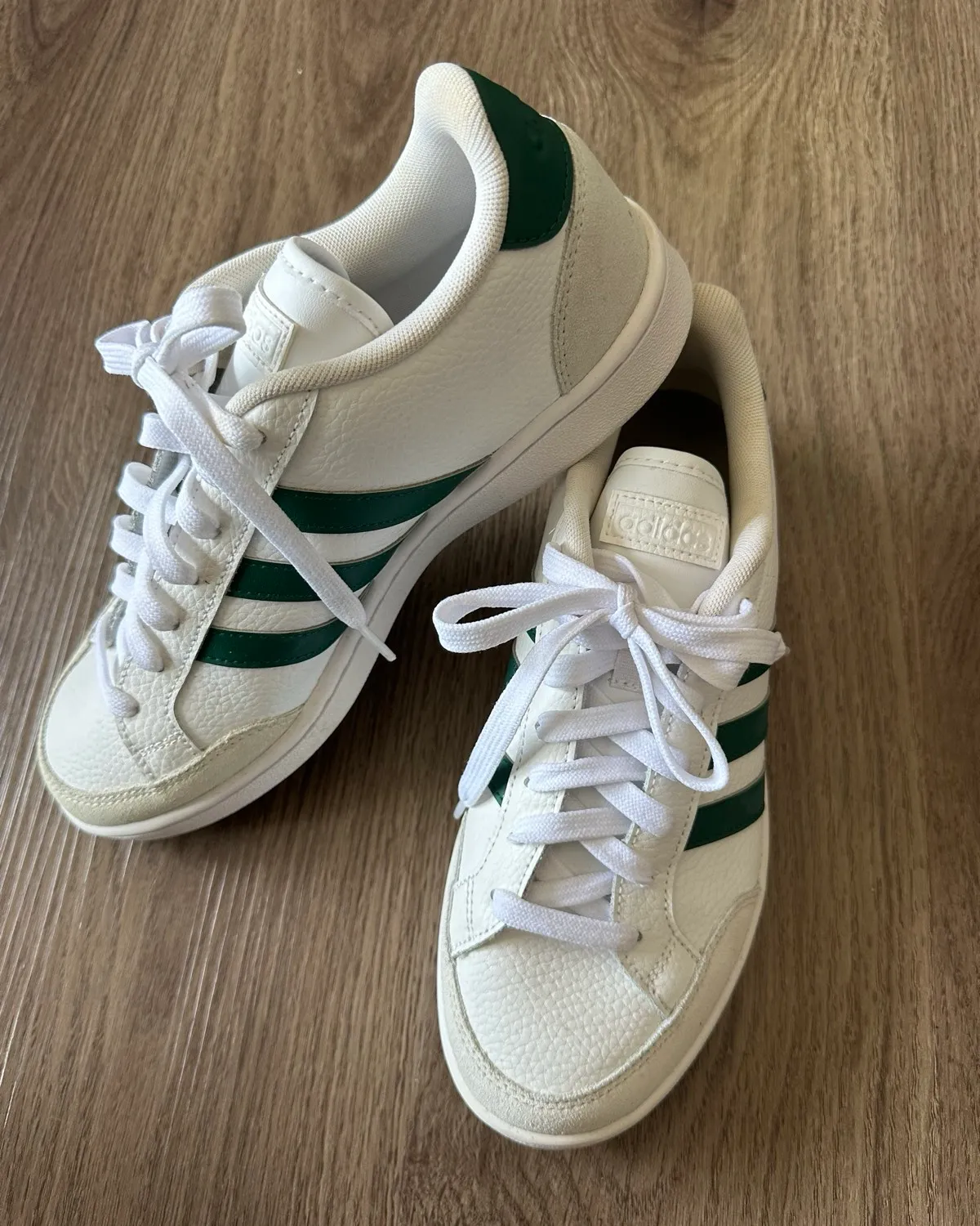 Adidas Classic Adidas White & Green Sneakers
