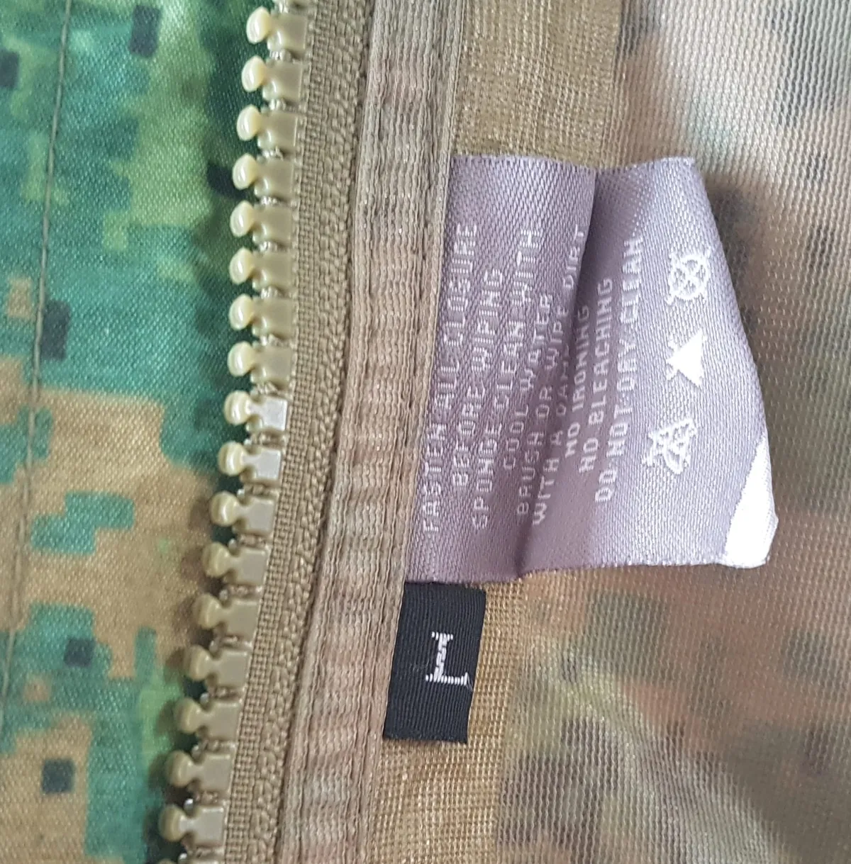CAMO Retro Camouflage Raincoat with Drawstring Bag, LARGE, Hoody Rain Jacket, Waterproof CAMO Coat, Outerwear, Gore-Tex Jacket, Double Security, Zipper & Velcro Front, Back with Luminous strap, Adventure Gear, Hiking, Trekking - Photo 5