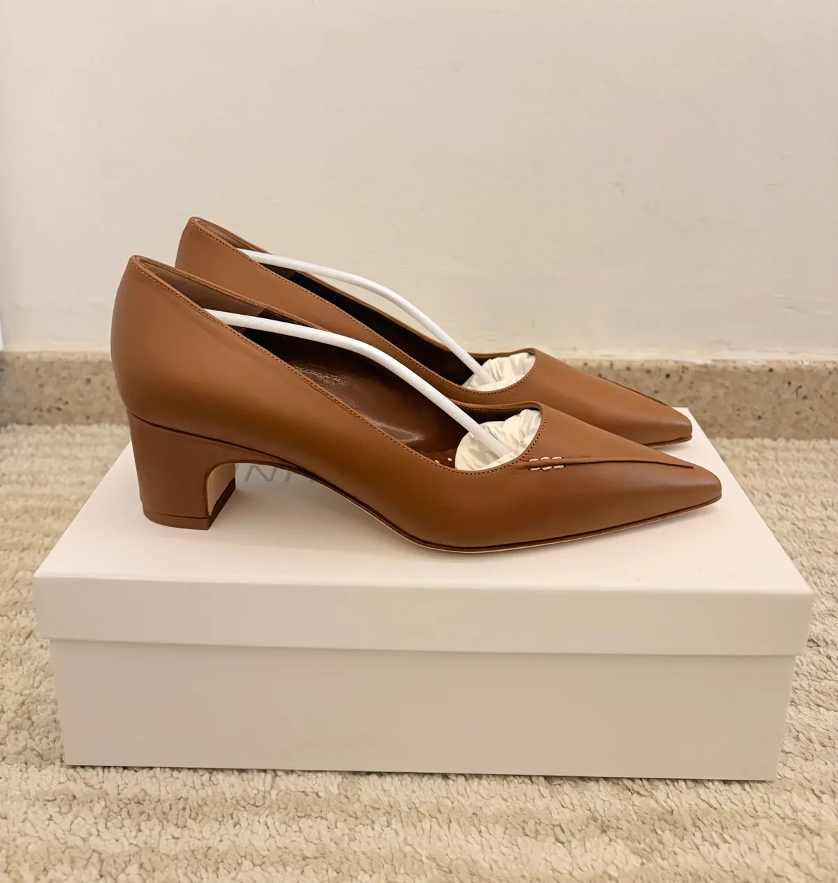 [BRAND NEW] Manolo Blahnik Chic Brown Block Heels Size 36.5