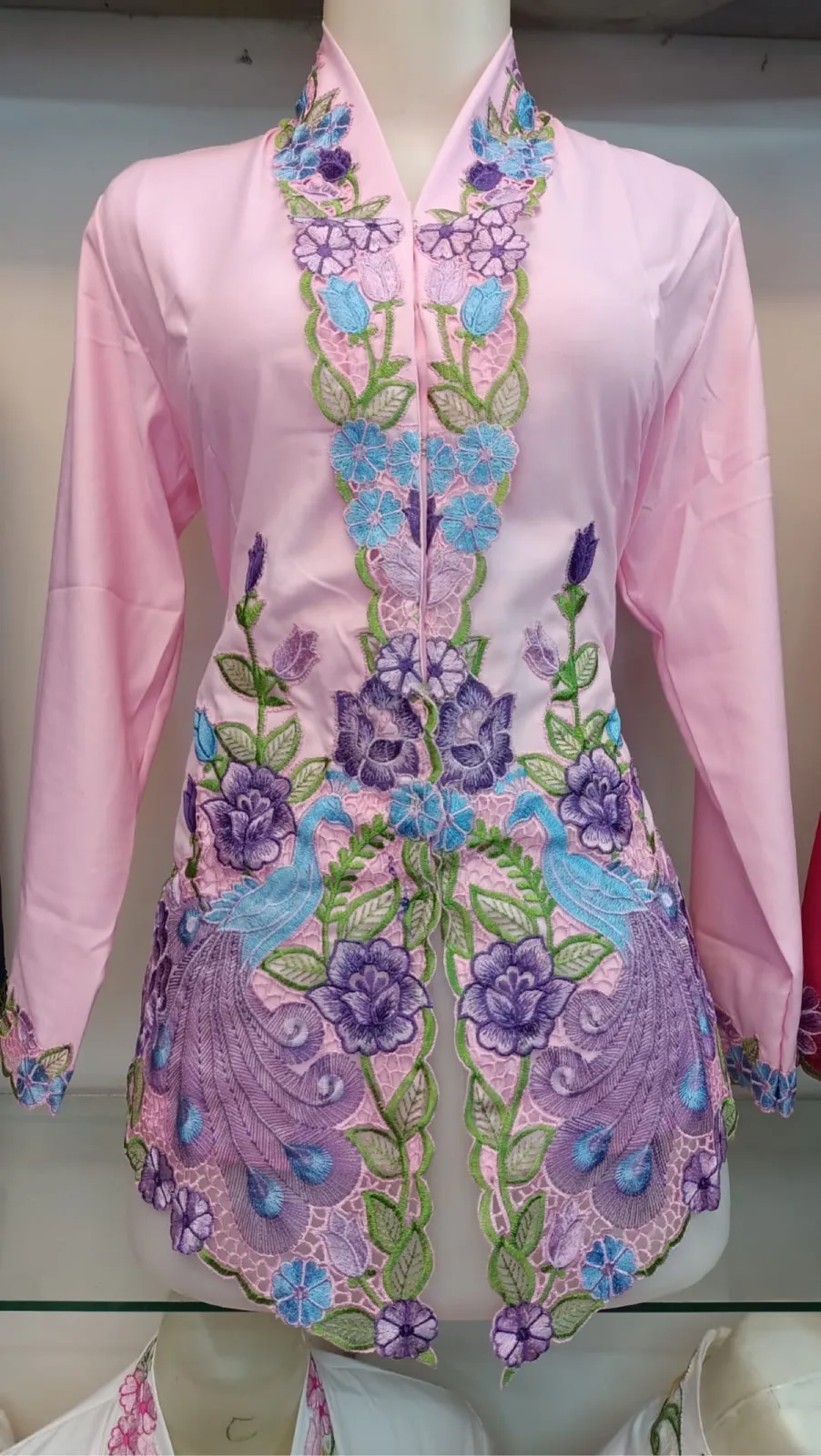 Kebaya Embroidered Peacock - Photo 5