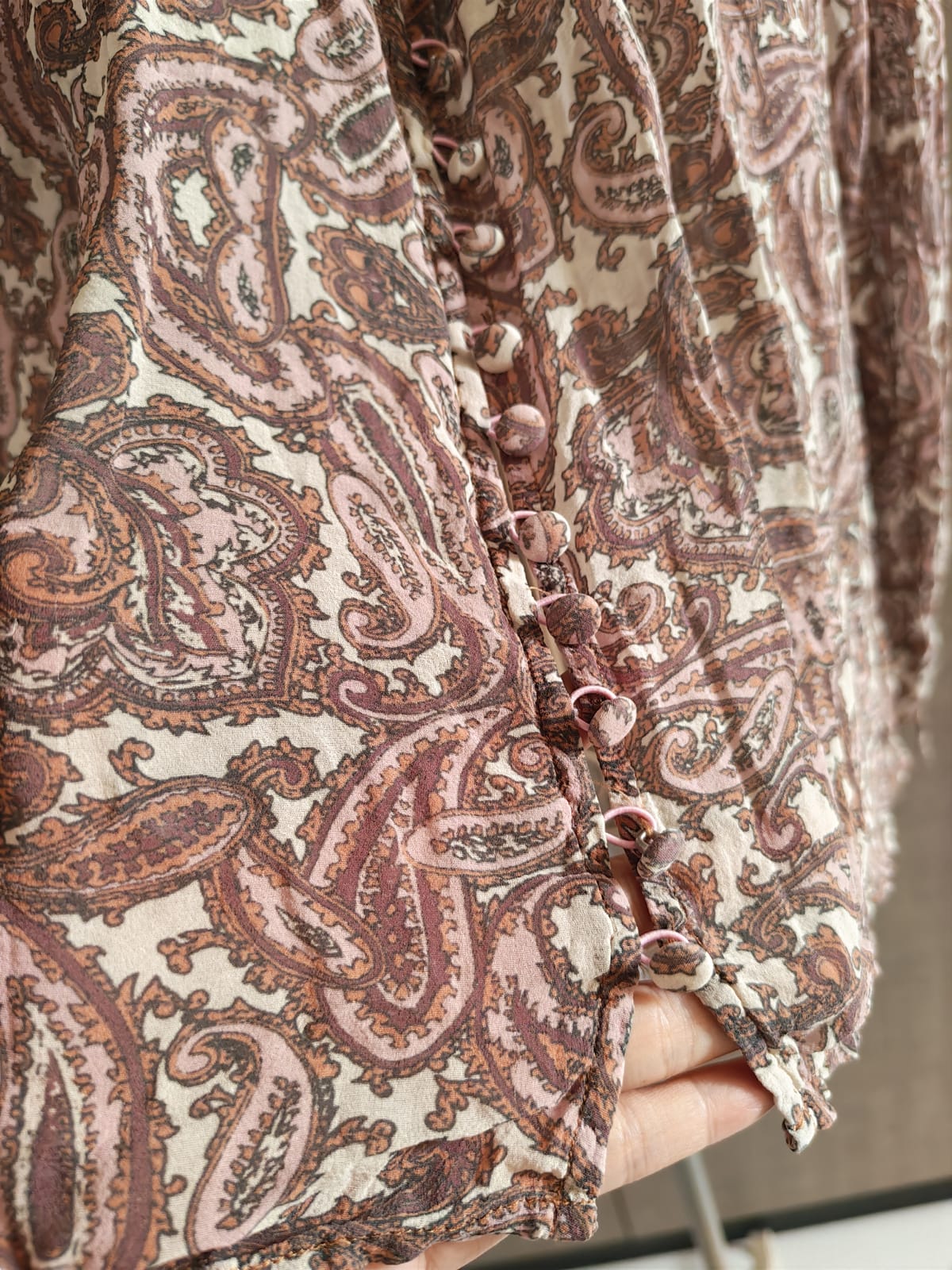 C label Silk Paisley printed bubble sleeves blouse - Photo 3