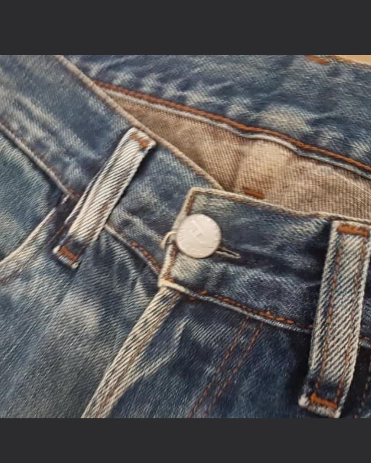 Vintage High-Waisted Washed Denim Jeans - Photo 3