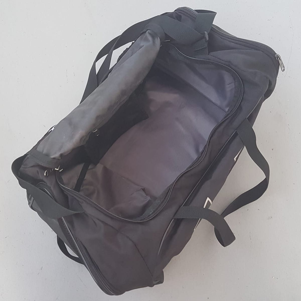 Original UNDER ARMOUR Undeniable 2.0 Duffle Bag, UA STORM 1 Model, USA, Gym Bag, Travel Pack, RETAIL $146, Heat Gear Shoulder Pad, Top & Side Handle, Tough Abrasion Resistant Bottom, Water Resistant Finish, Active Lifestyle, Streetwise, Pop Culture - Photo 9