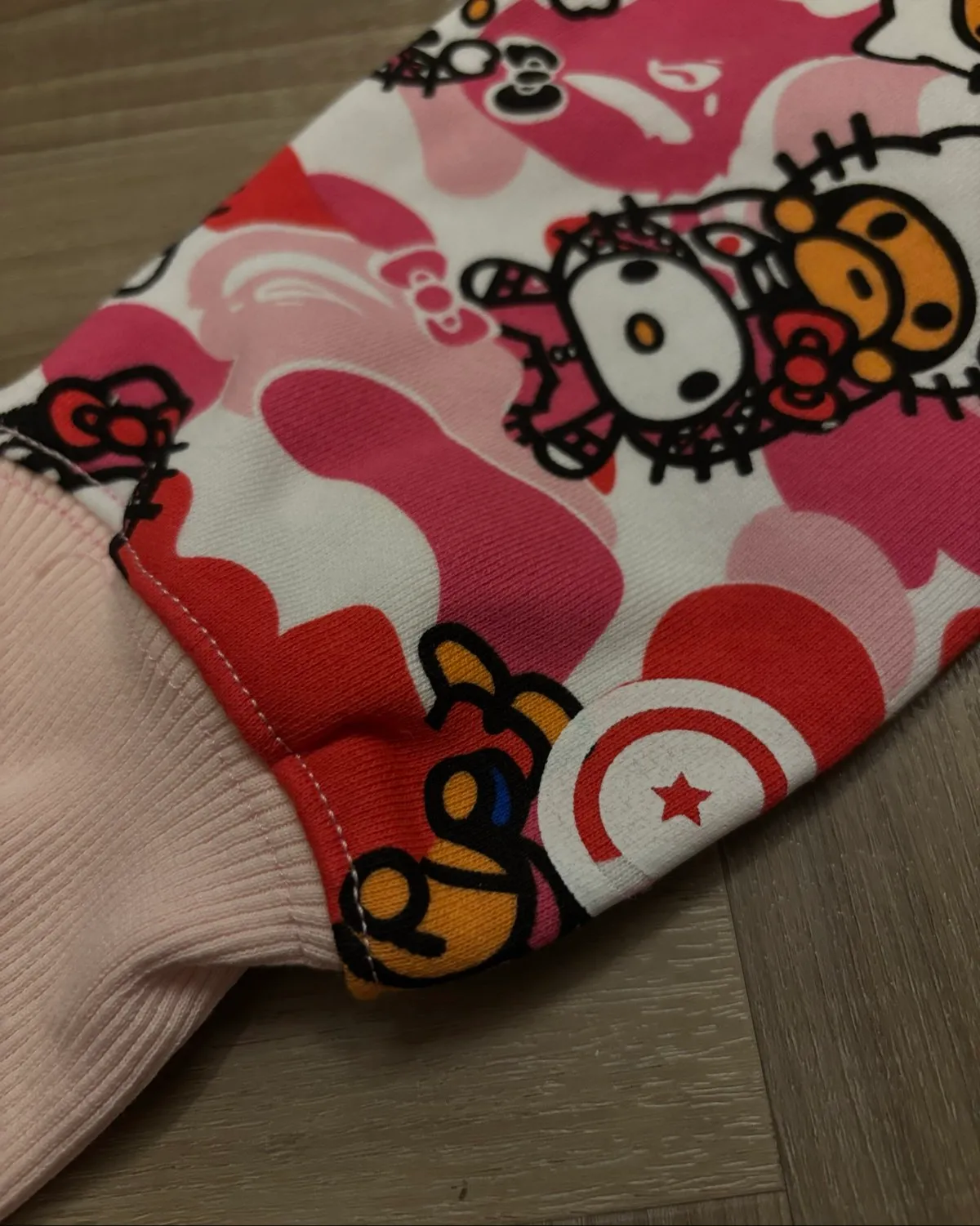A Bathing Ape 2015 BAPE x Hello Kitty Pink Camo Shark Hoodie (vintage, deadstock) - Photo 6