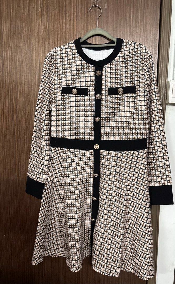 Chic Houndstooth Button-Front Dress - Photo 2