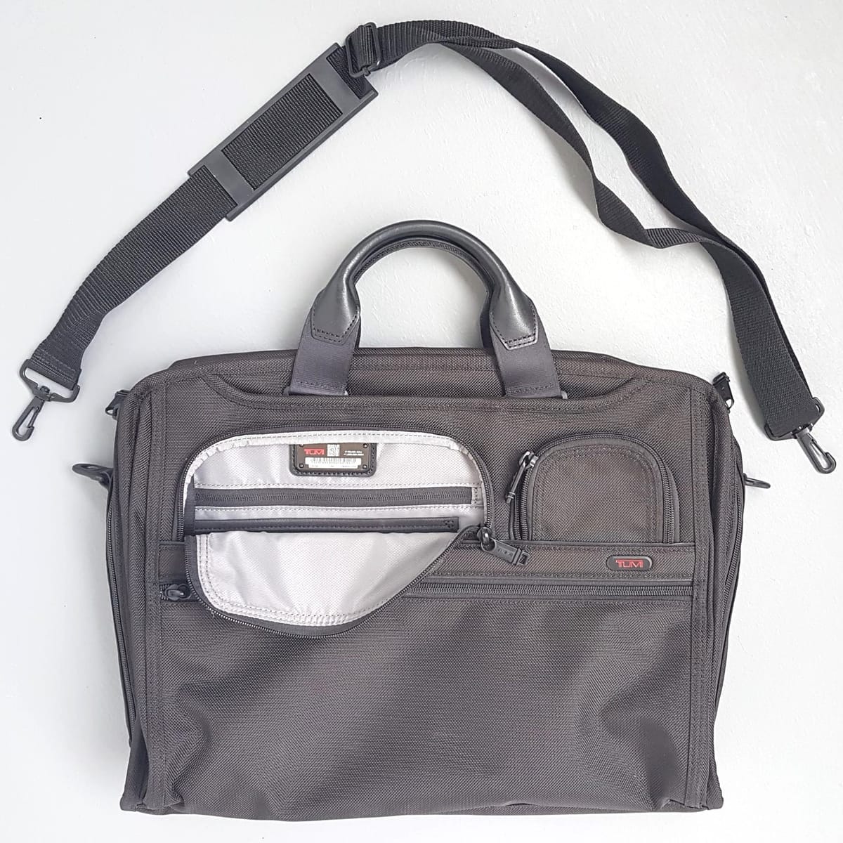 TUMI Original TUMI Briefcase, with Sling, Cosmopolitan, Sleek CHUA Model, Alpha 3 Expandable Organizer, Continental, Gen 4.3 Ballistic Compact Large 17.5” Laptop Briefcase, Luxury Business Bag, Attache Case, Timeless Appeal, Urban Style, RETAIL >$800 - Photo 3