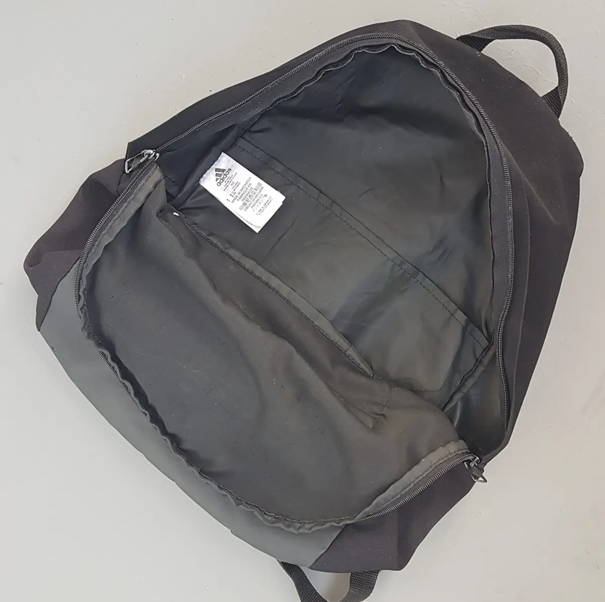 Adidas Classic ADIDAS Backpack, Cool Black Haversack, Iconic 3 Stripes Logo, Original Adidas Rucksack, Cosmopolitan, Cool Carrier, Urban Style, Travel Pack, Backpacker, Sophistication, Streetwise, Outdoor Gear, Cult Street Fashion, Timeless Appeal - Photo 9