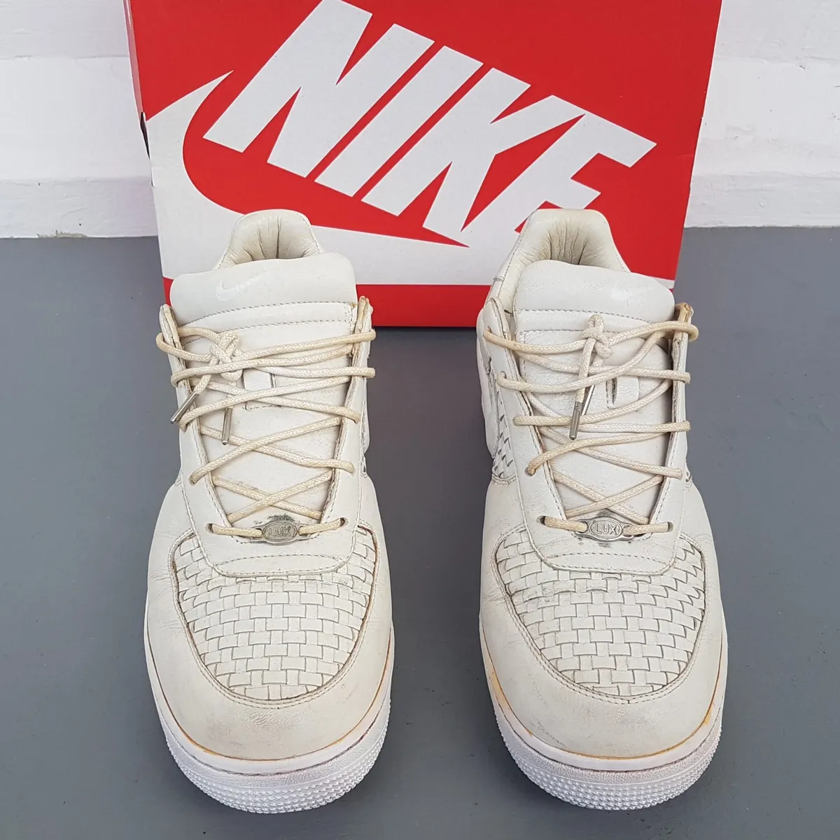 Nike Retro NIKE Air Force 1 Lux Low Shoes, Vintage 2003 Sneakers, US 10, UK 9, EU 44.5, CM 28, Made in ITALY, Cosmopolitan, OFF-WHITE Italian Leather Woven Shoes, Timeless AF1 Design, Sophistication, Pop Culture, Hip Hop, Rock Star, Cult Street Fashion - Photo 6
