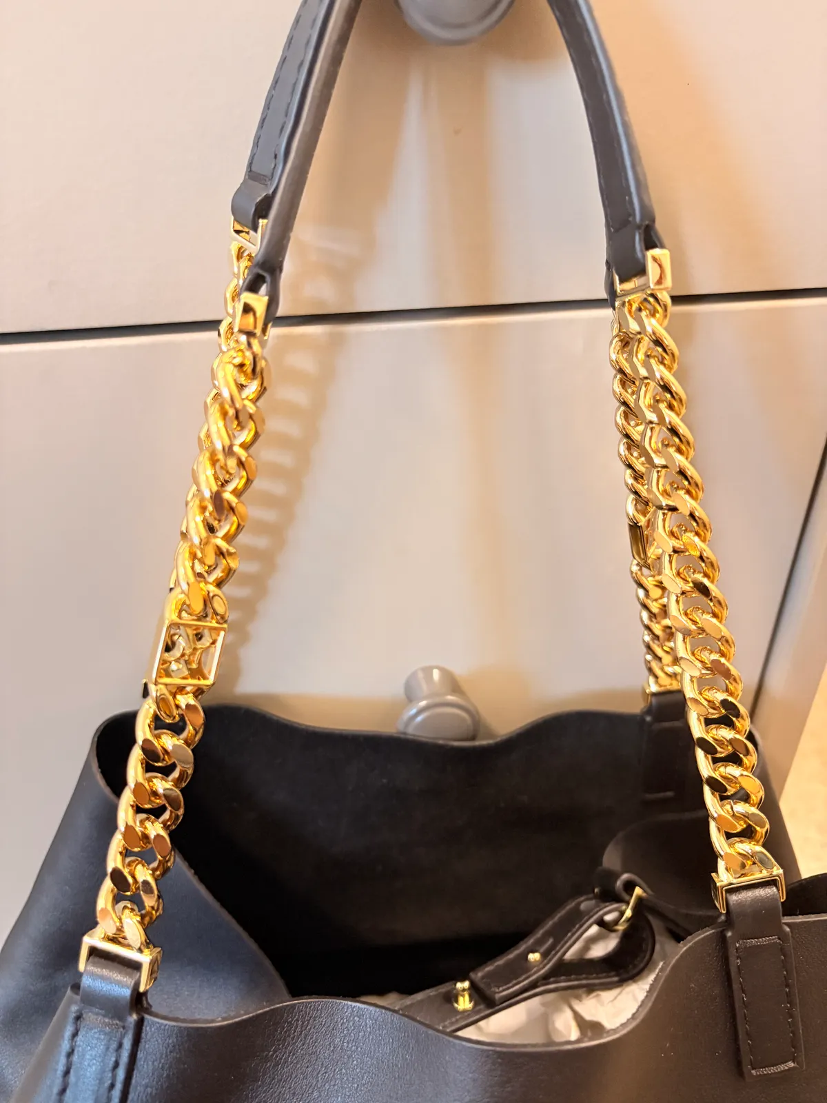 CH Carolina Herrera Matryoshka Chain M Medium Shoulder Bag - Photo 3