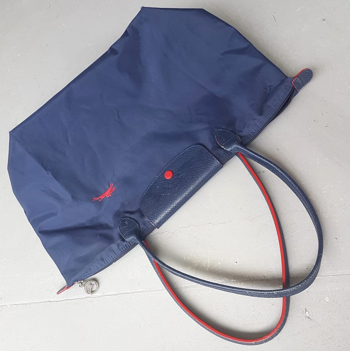 LONGCHAMP Original Longchamp Navy Blue Tote Bag, Modele Depose, LONG CHAMP LE PLIAGE Shopping, Cosmopolitan, Haute Couture, Luxury Tote Canvas Designer Bag, Sleek Leather Handle, Cross Body, Sling, Hand Carry, Sophistication, Urban Style, Your Everyday Bag - Photo 9
