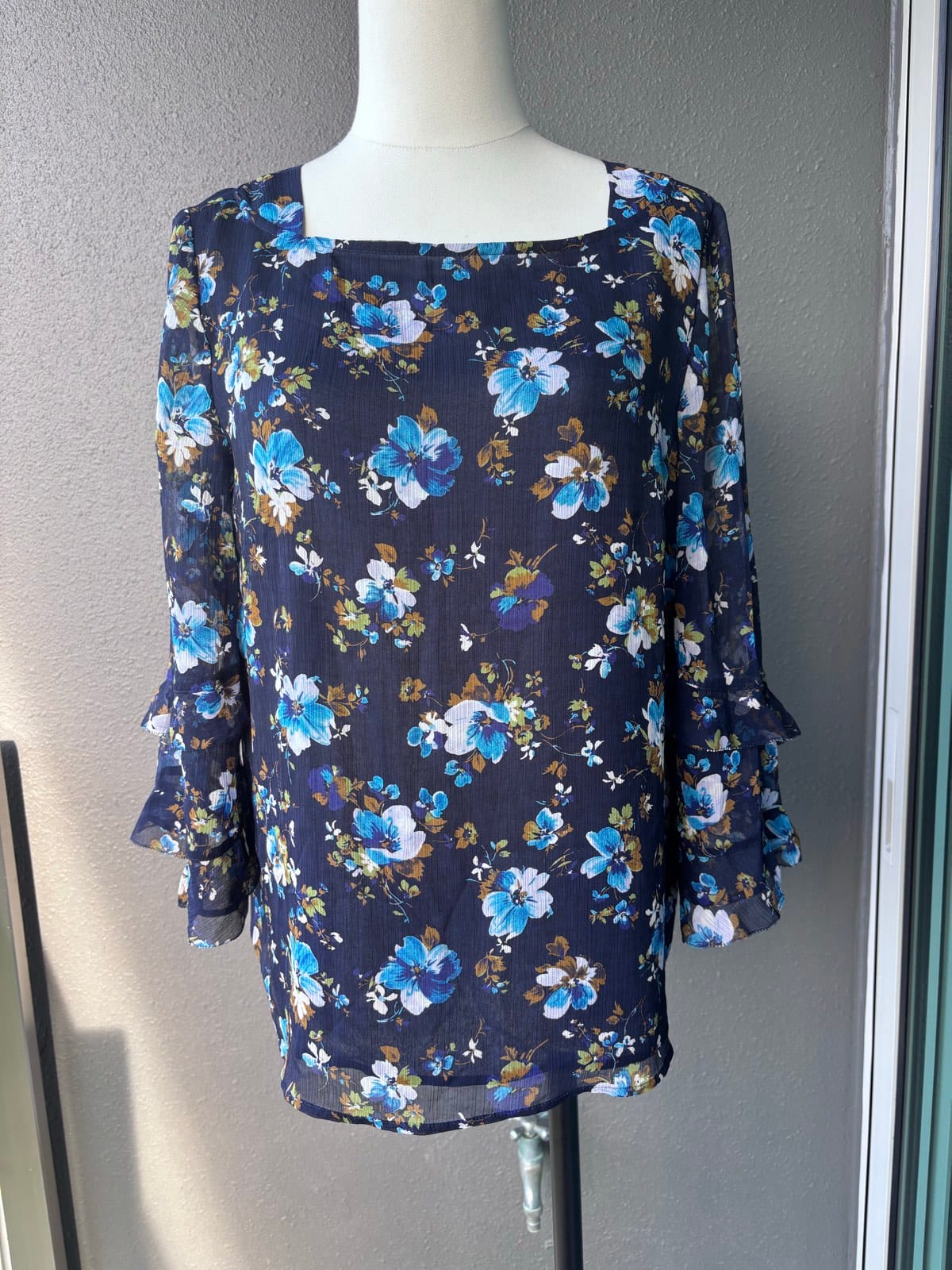 Vintage thrifted Hibiscus Rose Top