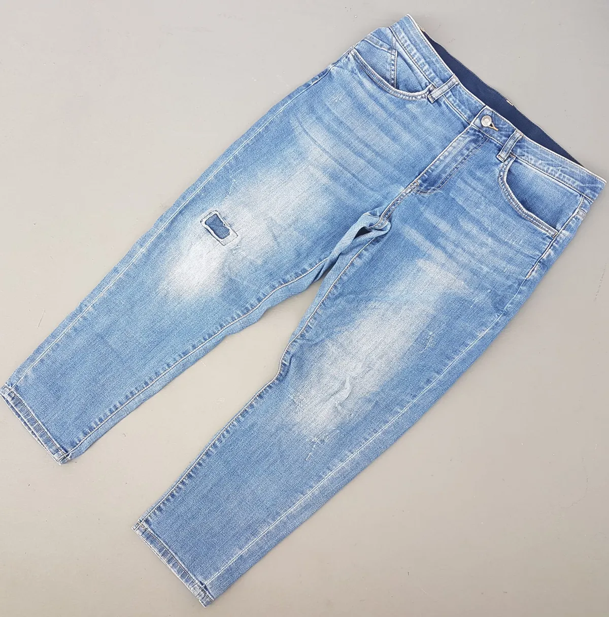 Bossini Original BOSSINI Light Washed Denim Jeans, Size 27, Cosmopolitan, Cool Distressed Bottoms, Bootcut Model, Pop Culture, Hip Hop, Rock Star, Cult Street Fashion, Urban Style, Timeless Appeal, Sophistication, Streetwise, Trendy Apparels - Photo 5