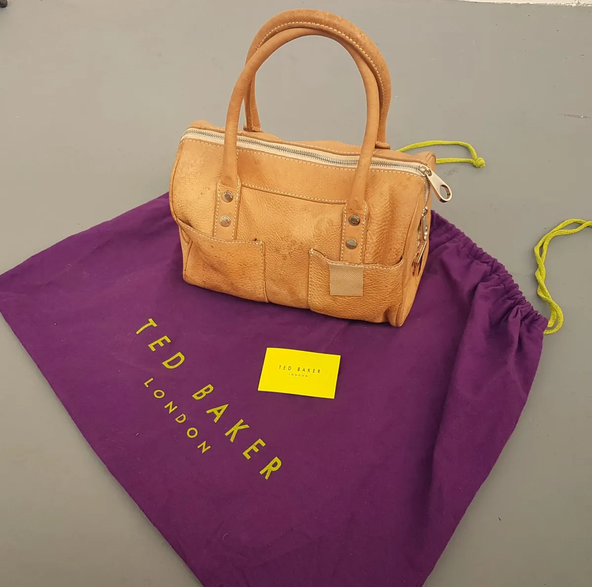 Ted Baker Original TED BAKER LONDON Bowler Bag, Tan Leather Handbag, Barrel Model, Cosmopolitan, Duffel, Dual Top Handle, Zip Closure, Haute Couture, Luxury Bag, Urban Style, Pop Culture, Sophistication, Timeless Appeal, Cult Street Fashion, Everyday Bag - Photo 5