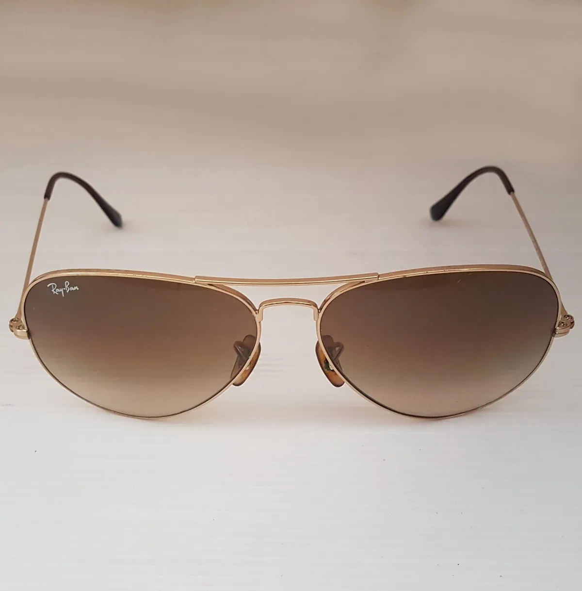 Original RAYBAN Sunglasses, Model RB3025, Aviator LARGE Metal 001, RETAIL $295, Bausch & Lomb USA, Gold Frame, Brown Gradient Lenses, Full Rim, Cat 3 UV Protection, Polarized, Classic Aviator Eyewear, Top Gun, Maverick, Tom Cruise, Legendary Pilot Fashion