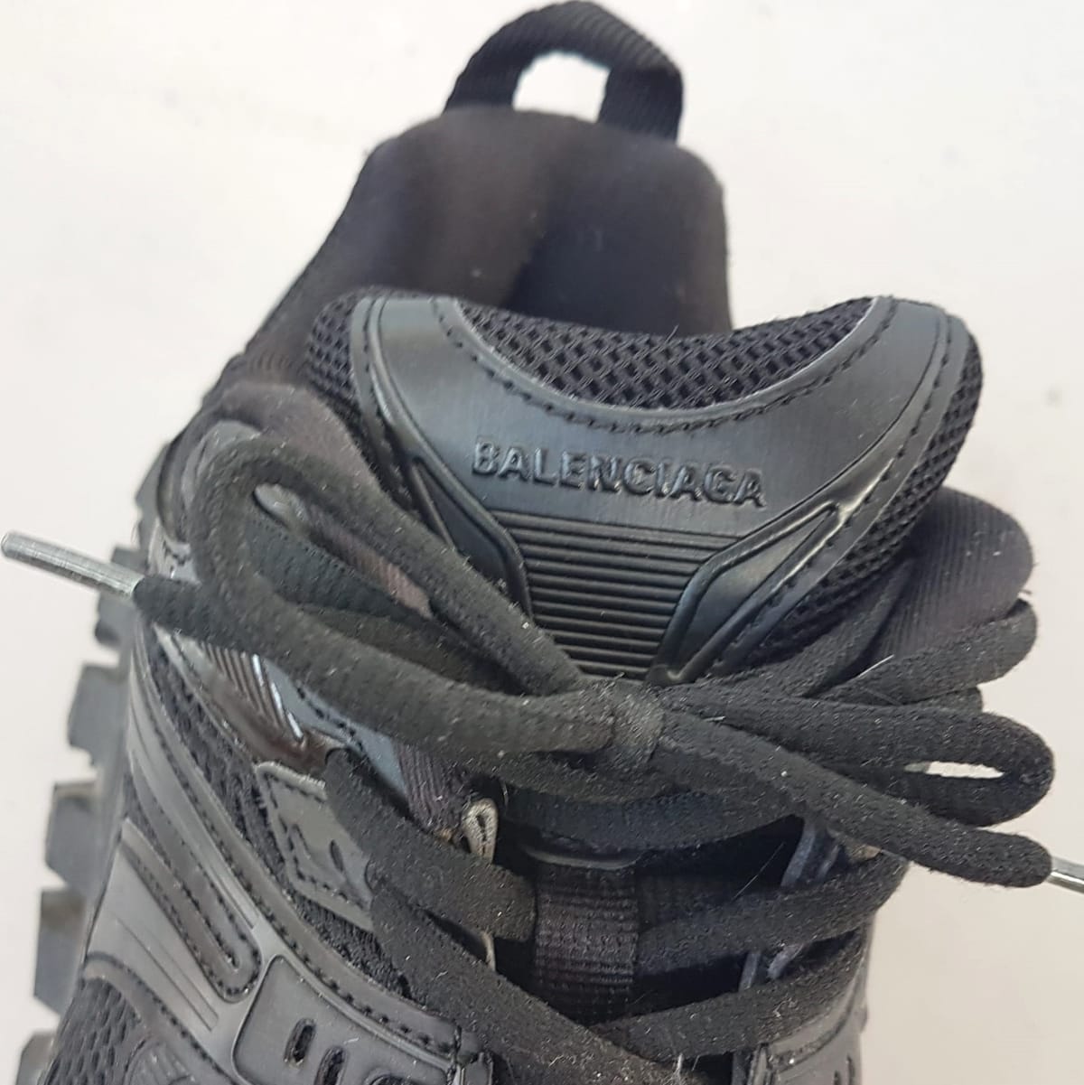 Balenciaga Rare Balenciaga Defender Shoes, Bouncer Black Mesh Sneakers, Size EU 41, US 8, UK 7, Ivory Glow Model, Cosmopolitan, Cool Black Trainers, Sleek Designer Fashion, Eye-Catching, Streetwise, Sophistication, Roadster, Pop Culture, Luxury Living, Urban Style - Photo 8