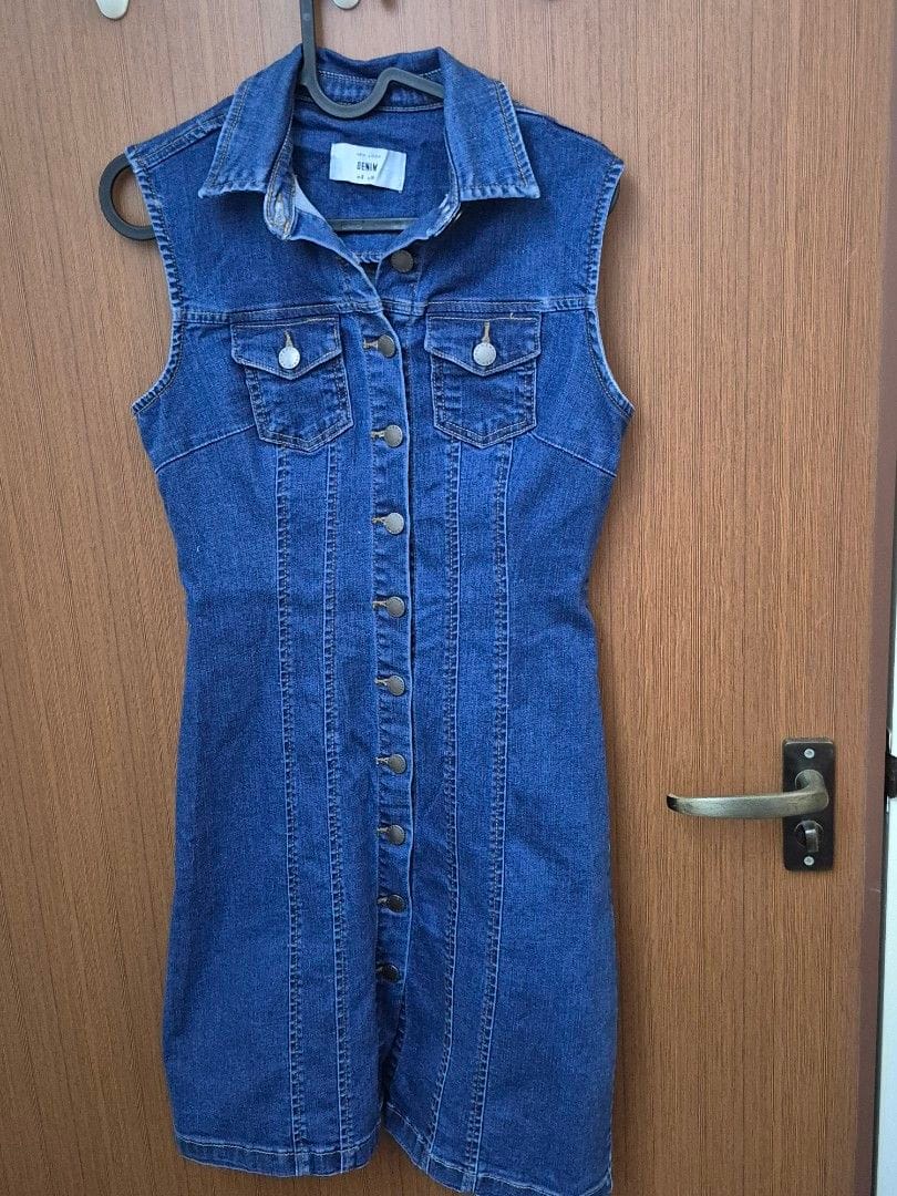 Chic Sleeveless Button-Down Denim Dress - XS