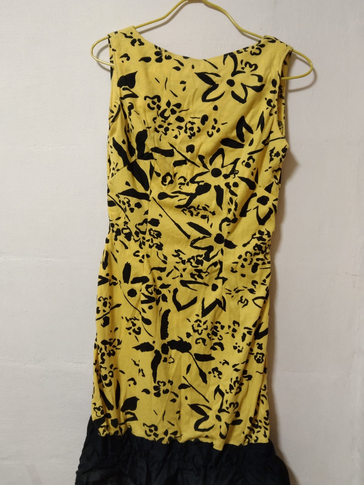 Floral Yellow & Black Sleeveless Dress