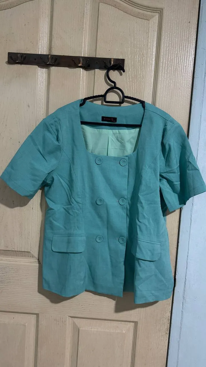 Chic Turquoise Short-Sleeved Blazer