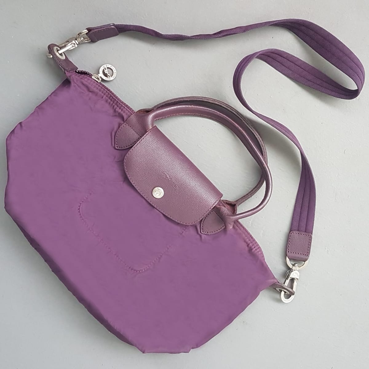 Longchamp Le Pliage Neo XS Shoulder Bag, Original LONG CHAMP Tote Bag, Purple Color, Cosmopolitan, Cool & Inspiration, Crossbody Strap, Sling Bag, Haute Couture, Luxury Canvas Designer Bag, Sleek Leather Handle & Flap, Urban Style, Pop Culture