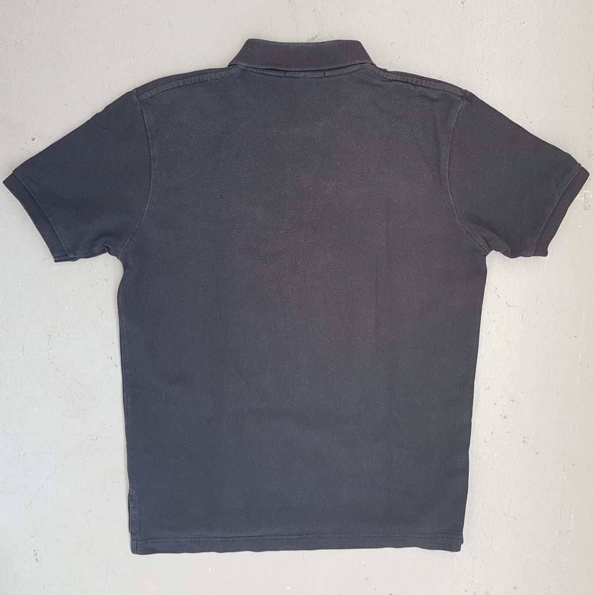 Ralph Lauren Original POLO by Ralph Lauren Designer Shirt, 2 Buttons Polo Shirt, Cosmopolitan, Retro Black Top, Red RL Polo Logo, Luxury Lifestyle, Sleek Model, Urban Style, Sophistication, Streetwise, Vintage Apparel, Timeless Classic, Pop Culture, Cult Street Fashion - Photo 3