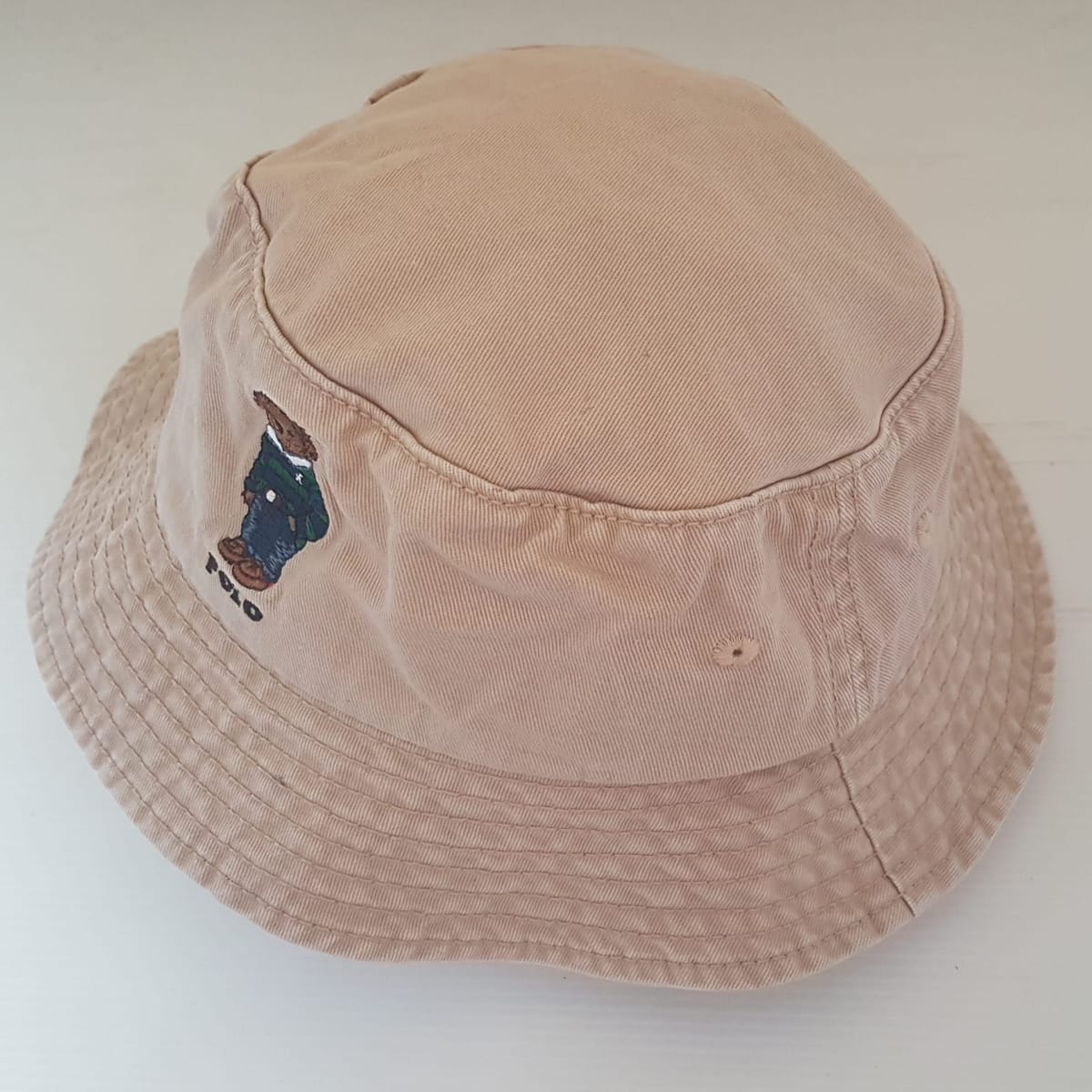 Ralph Lauren Retro Polo by Ralph Lauren Bucket Hat, Cool Khaki Top, Embroidered Polo Bear Model, Cosmopolitan, Luxury Living, Sleek Designer Headgear, Sophistication, Art Décor POLO Cap, Timeless Appeal, Pop Culture, Cult Street Fashion, Urban Style, Summer Holidays - Photo 7