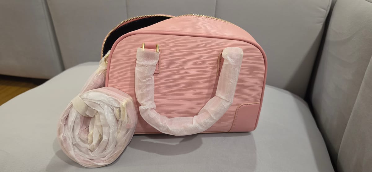 CFOB Closet Full Of Bag CFOB Cute Pink Handbag with Luxe Gold Details - Photo 4