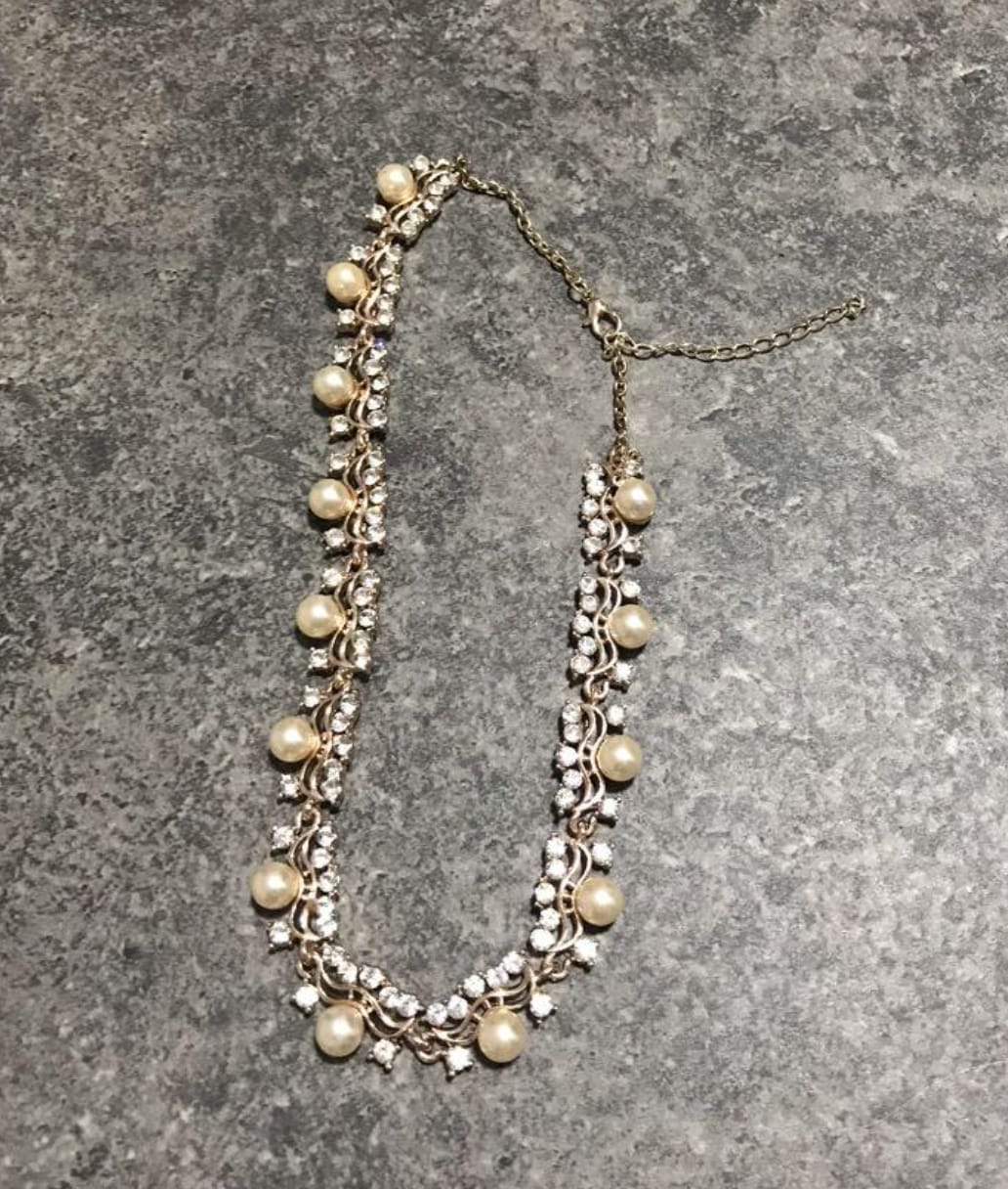 Elegant Pearl and Rhinestone Necklace