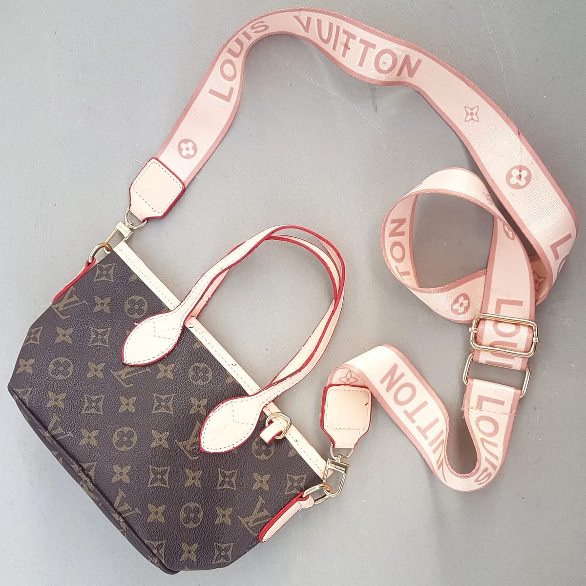 Exclusive Louis Vuitton Bag, LV Monogram Tote Bag, Cosmopolitan, LV Hand carry, Crossbody, Sling Bag, Made in FRANCE, Continental, Luxury Handbag, Duffel, Sleek Design, Inspirational, Sophistication, Streetwise, Pop Culture, Cult Street Fashion, Urban Style