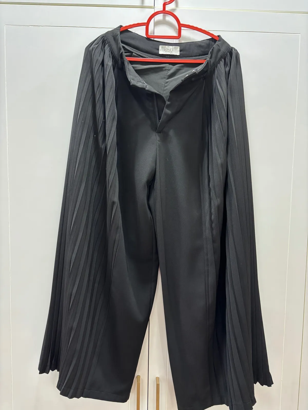 Lovet Sleek Black Pleated Wide Leg Culottes -XS
