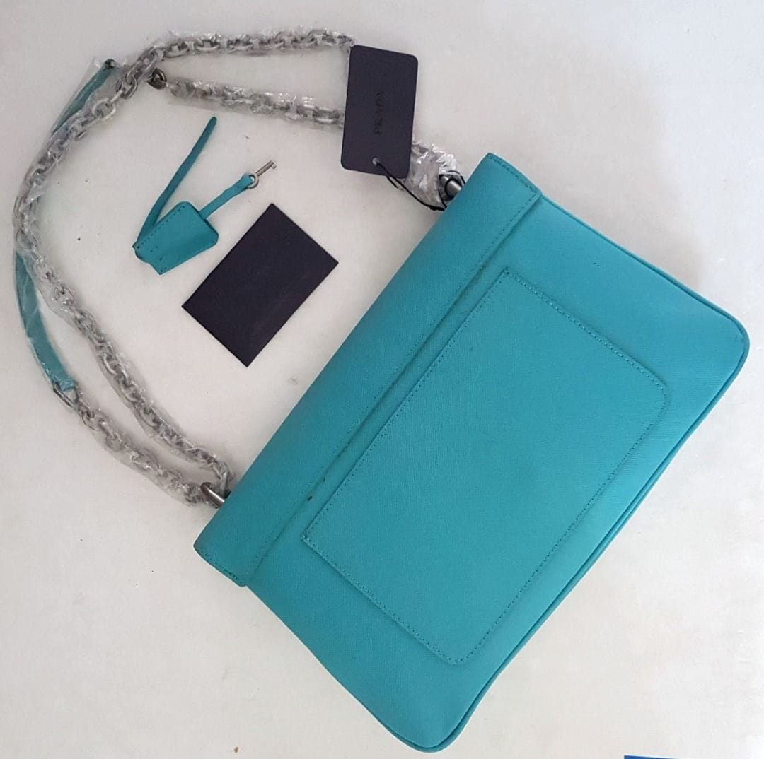 Prada PRADA Vitello Sling Bag, Original Prada Metal Closure, Prada Accordion Lock & Key Model, Made in ITALY, Retail $2400, Chain Strap, Leather Handbag, Sleek Design, Sophistication, Streetwise, Timeless Classic, Luxury Lifestyle, Pop Culture, Catwalk, Runway - Photo 2