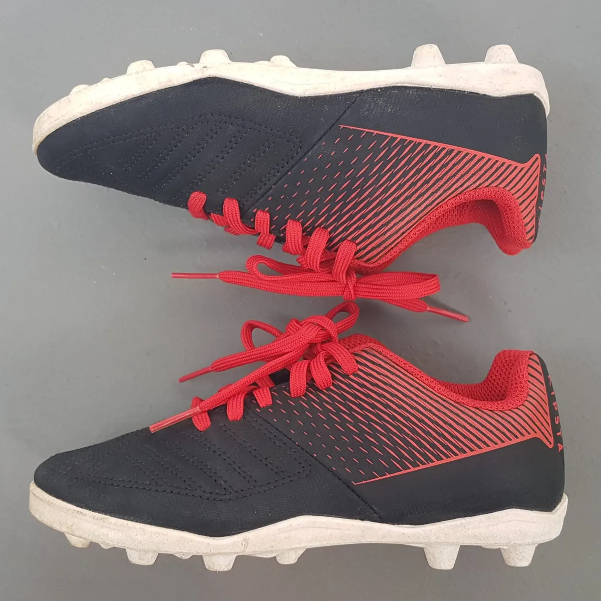 KIPSTA KIPSTA Football Boots, AGILITY 100 Model, US 12.5 C, UK 11.5C, EUR 30, CM 18.5, Soccer Turf Cleats, Kids Shoes, Teens Sneakers, Cosmopolitan, Cool Decathlon Futsal Design, Indoor or Outdoor, Active Lifestyle, Sophistication, Urban Style, Timeless Appeal - Photo 9