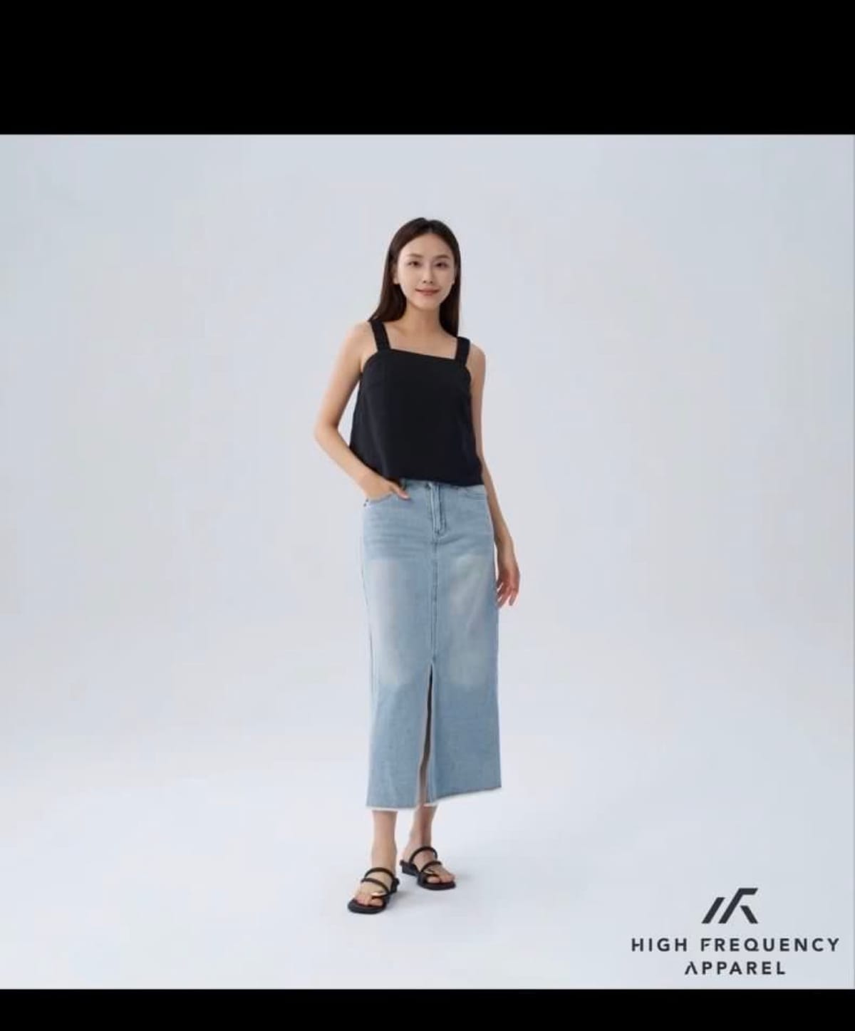 Chic Sleeveless Black Top w/ Ruched Straps 😍